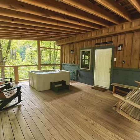 גטלינבורג Bigfoots Hideaway Cabin מראה חיצוני תמונה