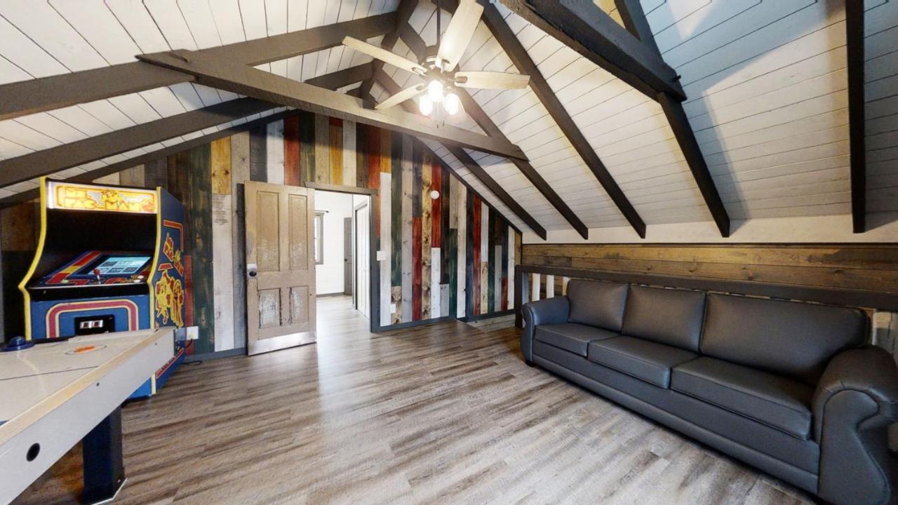 גטלינבורג Bigfoots Hideaway Cabin מראה חיצוני תמונה
